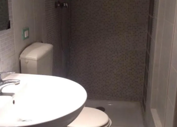 לינה וארוחת בוקר Backpackers House