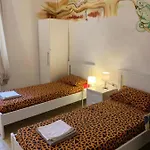 Backpackers House לינה וארוחת בוקר בולוניה