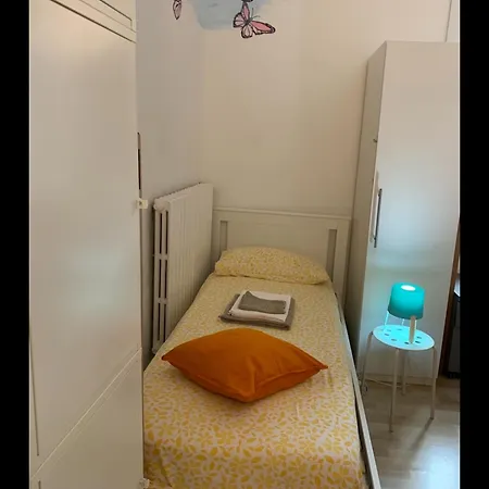 לינה וארוחת בוקר Backpackers House